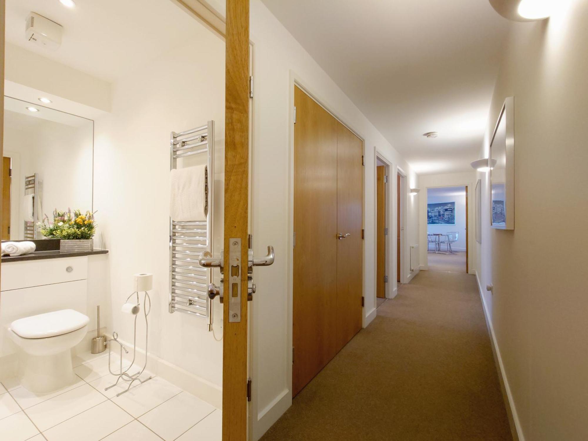 London Excel Stays - Three Bed Serviced Apartment Экстерьер фото