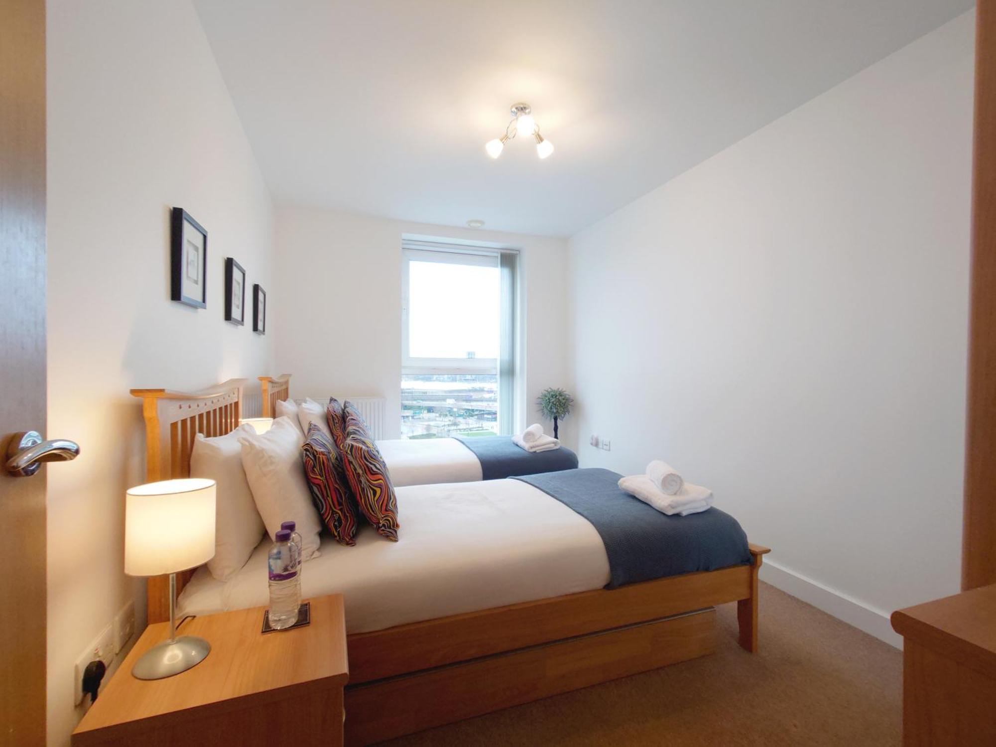 London Excel Stays - Three Bed Serviced Apartment Экстерьер фото