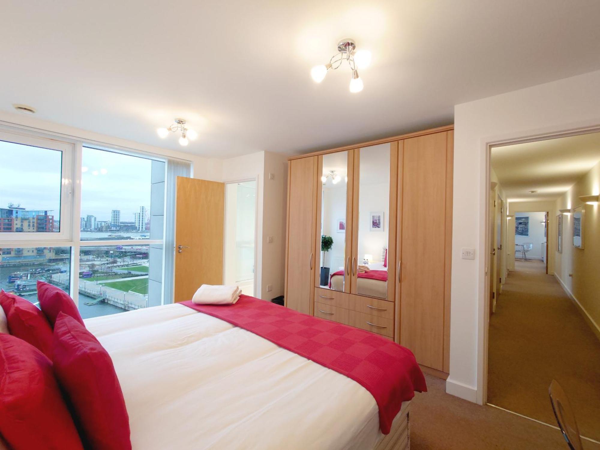 London Excel Stays - Three Bed Serviced Apartment Экстерьер фото